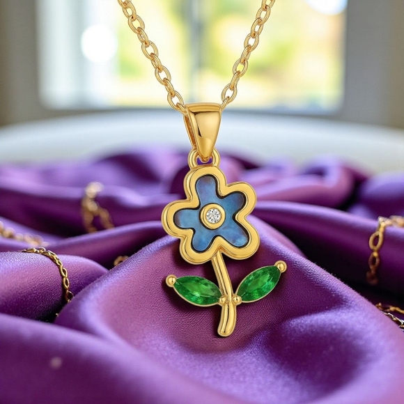 🆕️ 18K Gold Plated Dainty Flower Necklace 🌿 Abalone Shell Sparkling Zirconia - Picture 7 of 11